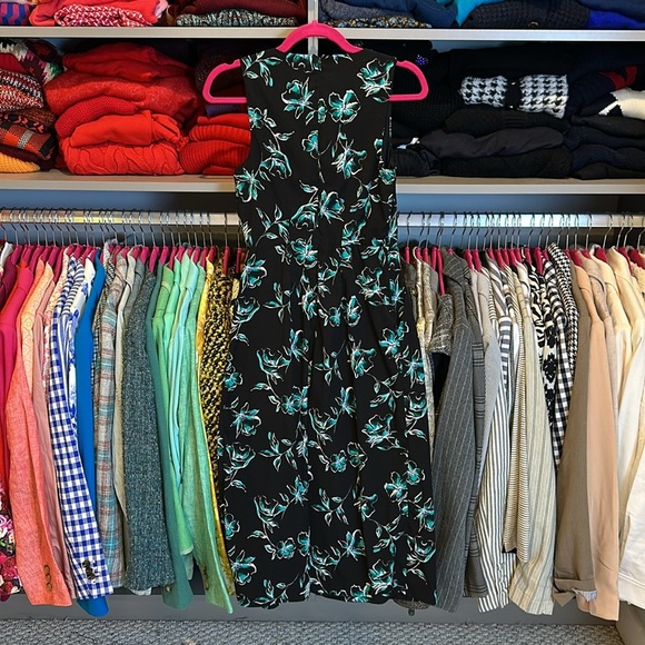 Apt. 9 black/green floral sleeveless v neck 2 pocket cropped jumpsuit size 0 - Picture 3 of 3